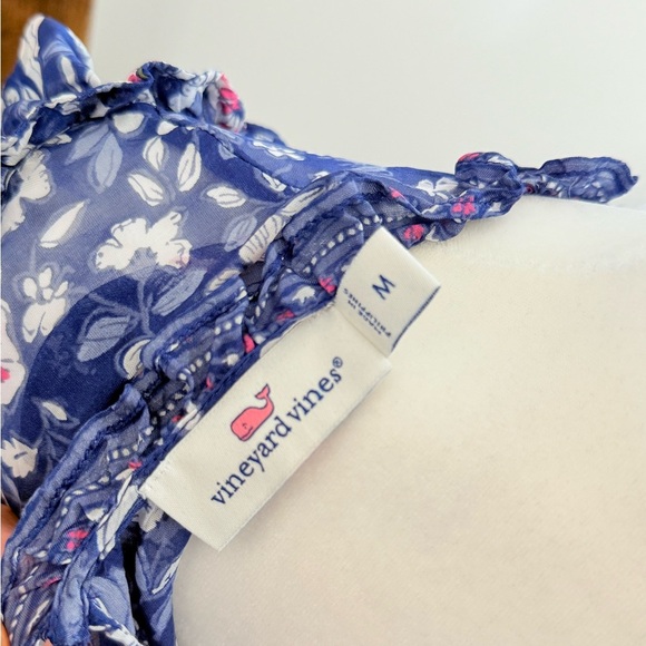 Vineyard Vines floral Ruffled Sleeveless Top size Medium silk - Picture 6 of 7